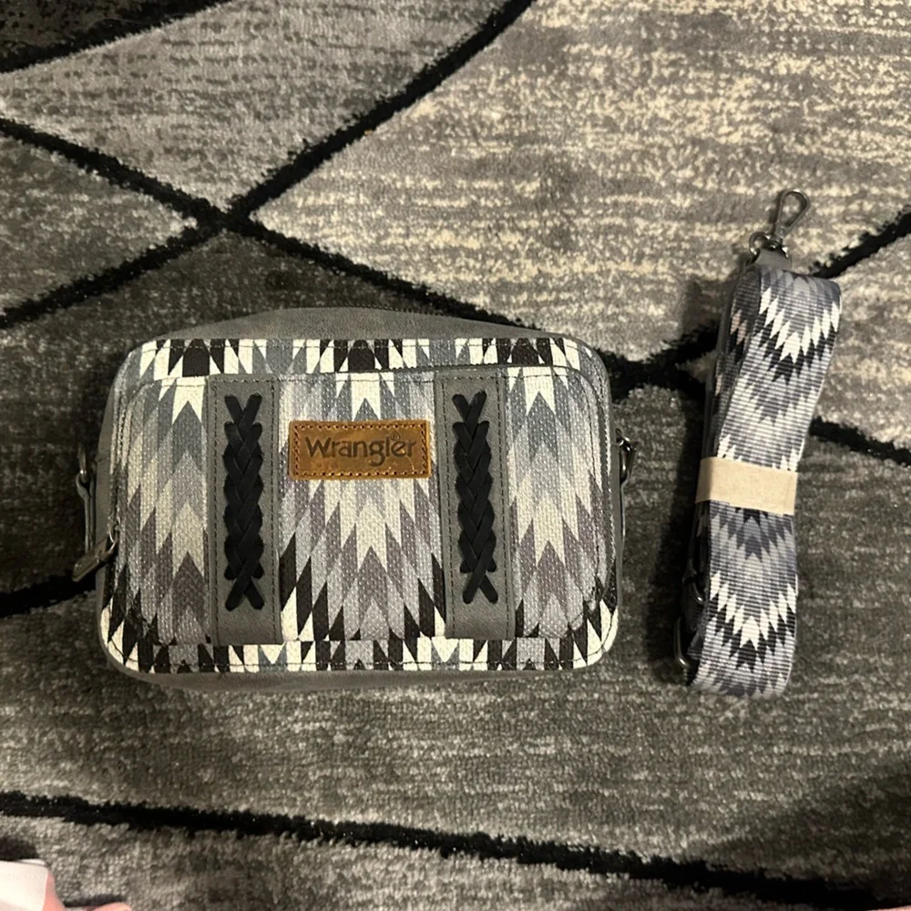 WRANGLER CROSSBODY/WALLET BAG - Picture 4 of 5